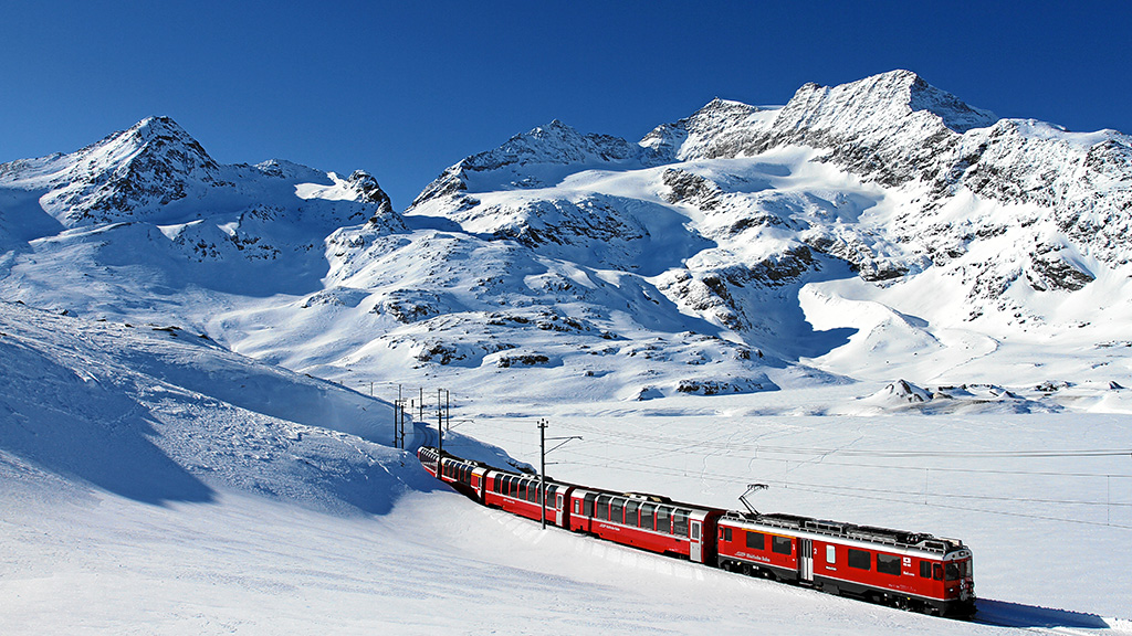 Capodanno dalla Valtellina al massiccio del Bernina sul trenino rosso con guida